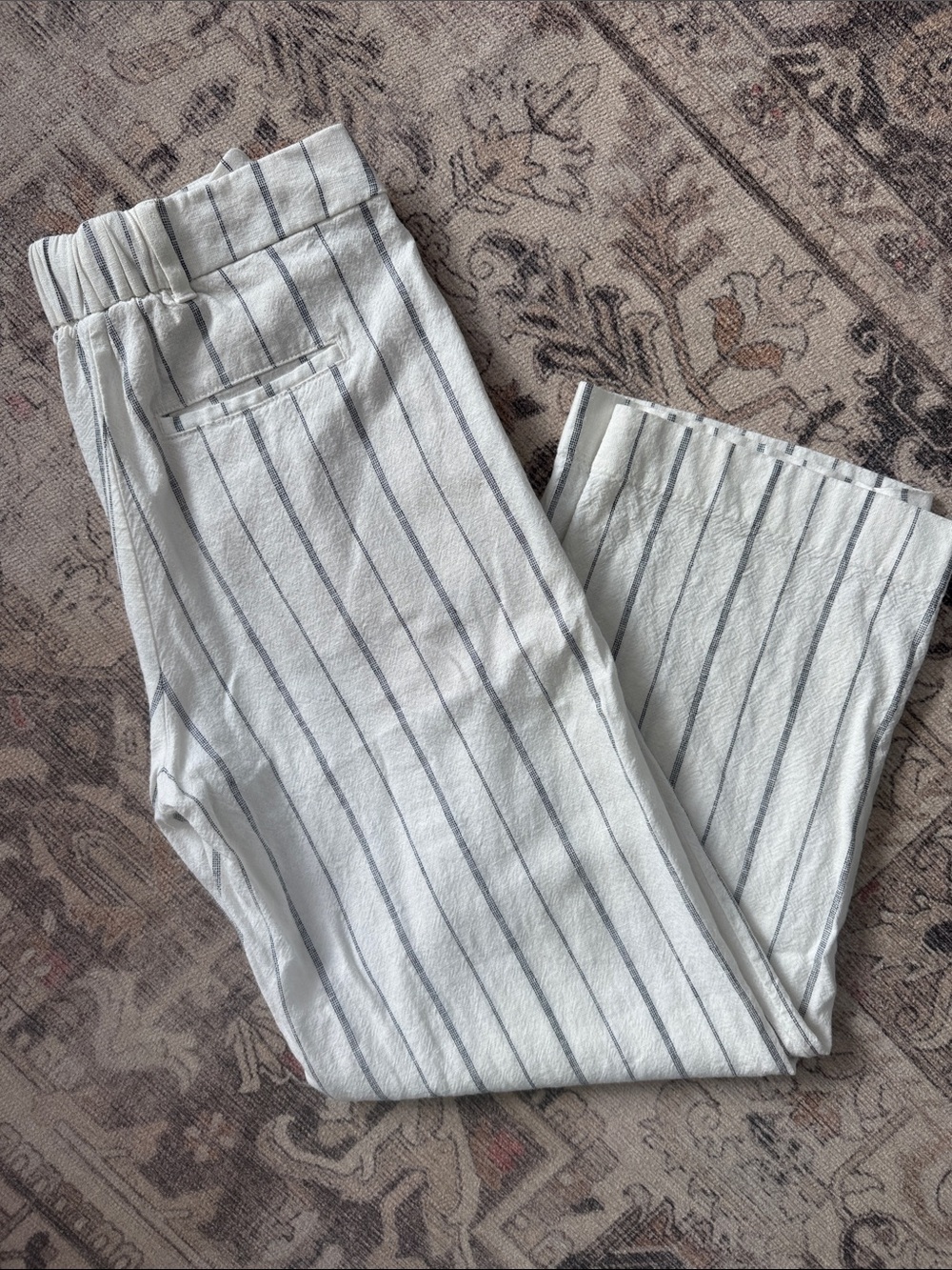 Old Navy Petite linen wide leg trousers - Picture 3 of 3